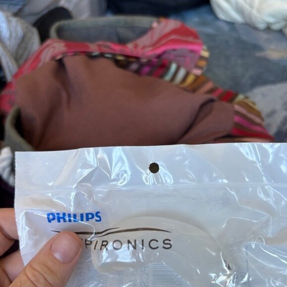 Reserved for Stephanie - Philips DreamWear Nasal Cushion thirty Cushions - Picture 2 of 3